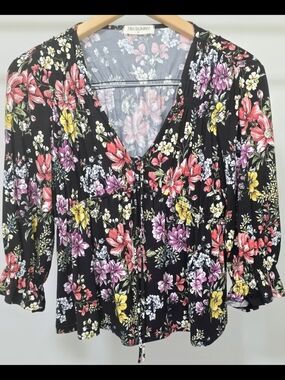 78 & Sunny Black Floral V-Neck Tie-Front Blouse